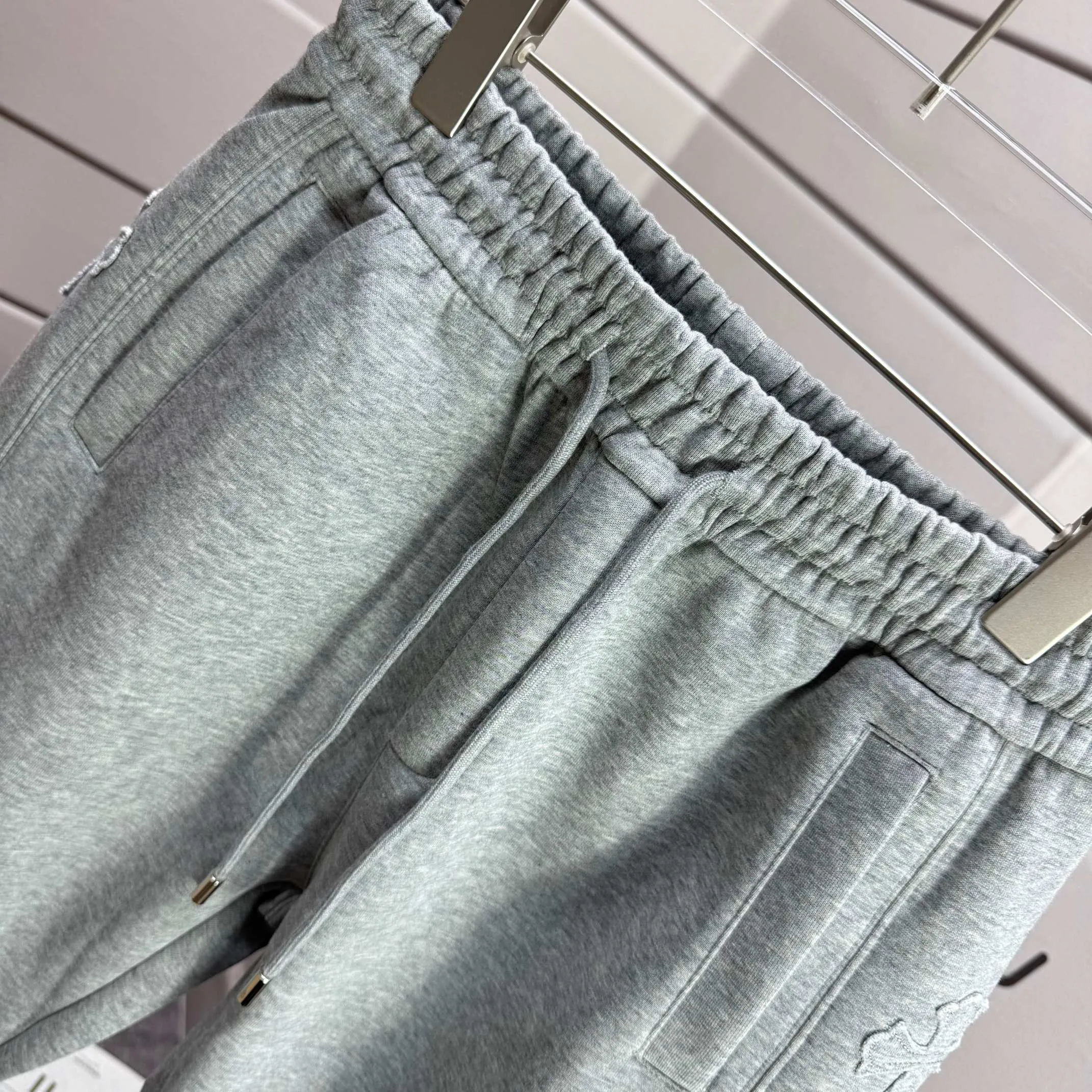 P310 Chrome Hearts* 2꯭0꯭2꯭5 new autumn pants, embroidered casual simple sweatpants, same style for men and women, Chrome Hearts. The fabric is made of 380g high-density double-sided Chinese custom fabric. It does not deform or shrink. The three-dimensional drape is amazing. Color: Black Gray Size: M-XXXL